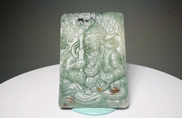 什么樣的翡翠雕刻設(shè)備在市場上備受暢銷