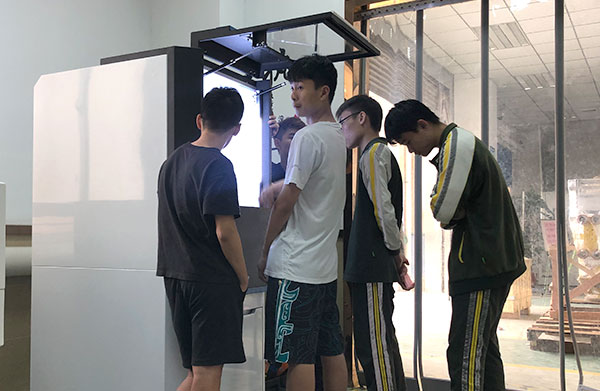 定制雕刻機(jī)廠家需要具備哪些技術(shù)實力