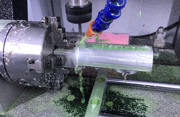 小型數(shù)控雕刻機(jī)玉鼎品牌的優(yōu)點(diǎn)有哪些